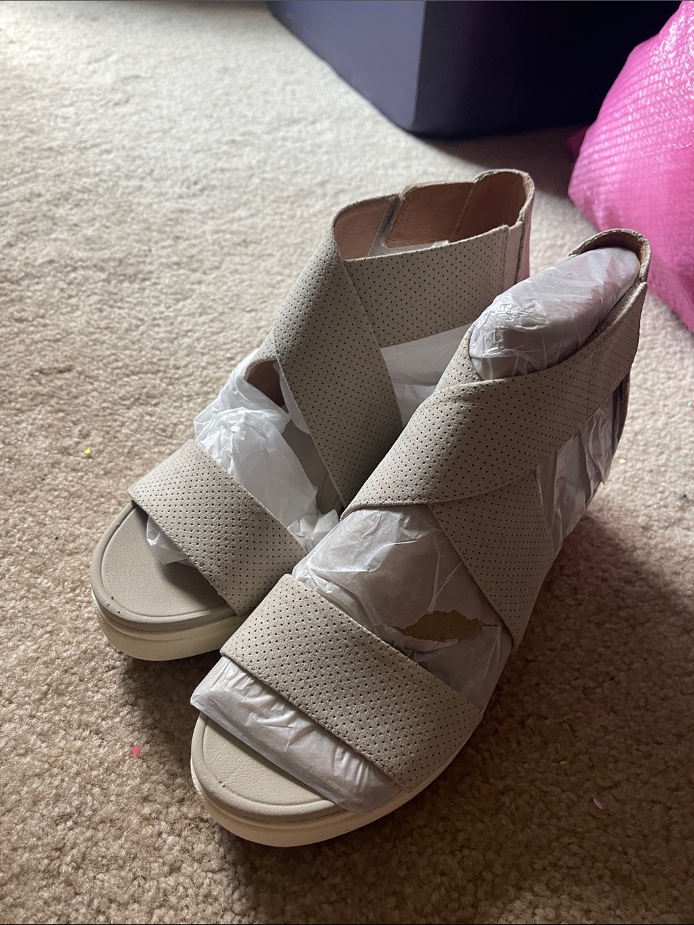 DR scholl’s Sheena Wedge Sandal in oyster - Women